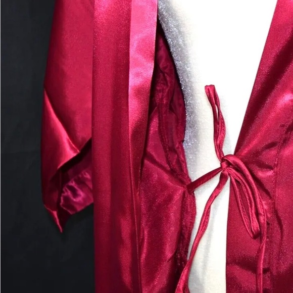 NWOT Unbranded  Red Silky Satin Belt Kimono Sleeves Pockets Robe, M, NEW - Picture 2 of 6